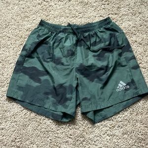 Men’s running shorts